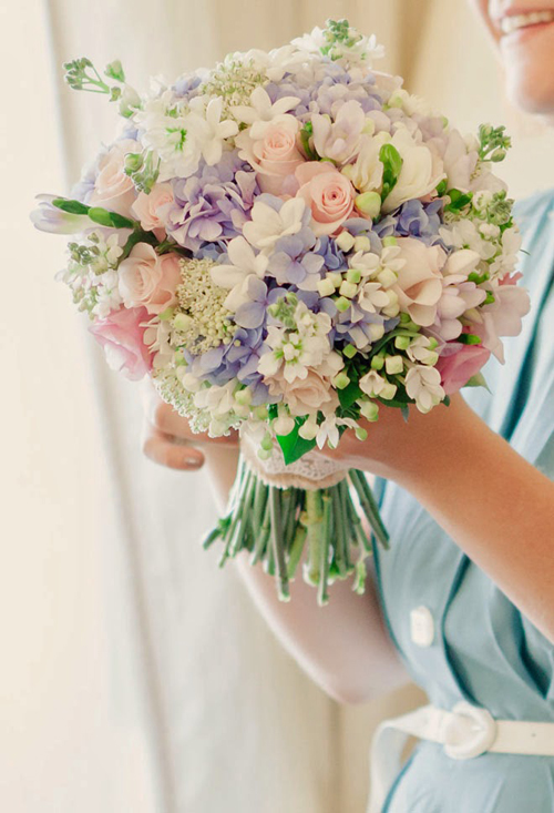 Hoa cưới tròn xinh màu sắc tươi tắn
